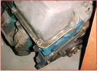 1969 Ford Mustang Boss 302 G-Code V-8 Motor left rear motor view