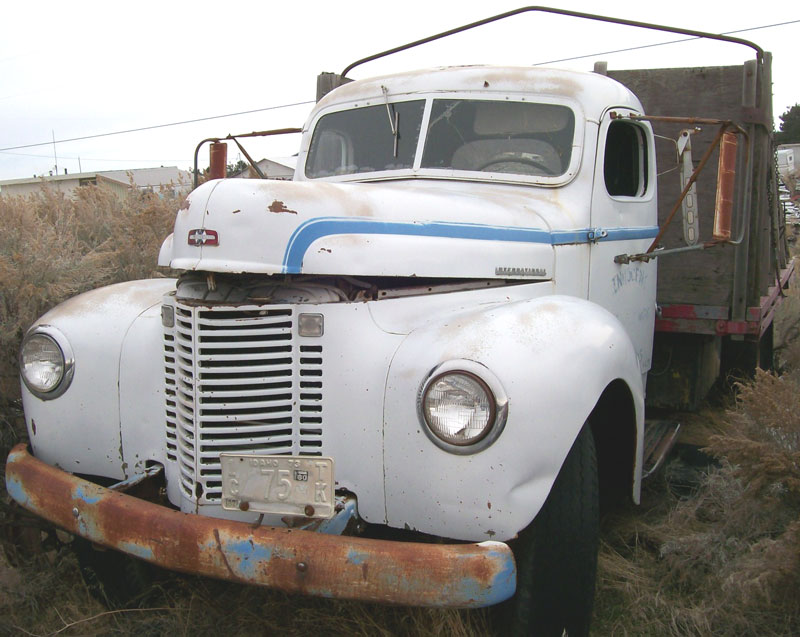 1942 IHC K3 1 ton stakebed 1947 IHC KB2 3 4 ton pickup 1948 