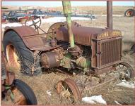 1938 John Deere Model D Unstyled On Rubber Farm Tractor right front view