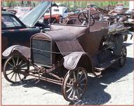 1925 Ford Model T Roadster Pickup left front view